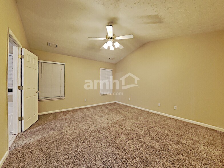 Building Photo - 5815 Millstone Dr