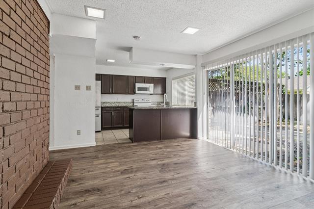 Building Photo - 1302 Summerwood Ln