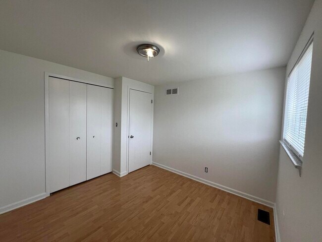 Building Photo - 4033 Ramblewood Dr