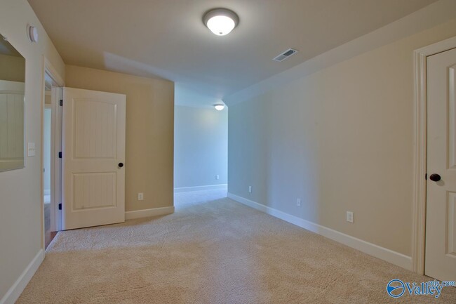 Building Photo - 4905 Saddle Ridge Dr SE