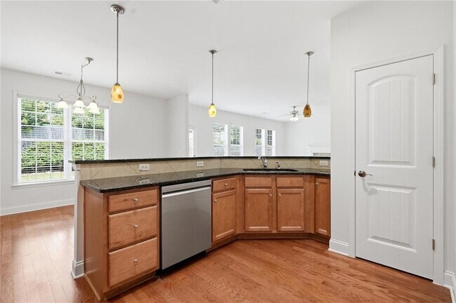 Building Photo - 3320 Pebble Ridge Ln