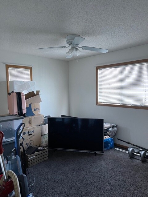 Building Photo - 413 Lilac Ln