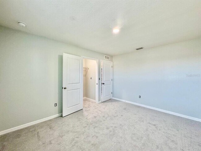 Building Photo - 35743 Hillbrook Ave