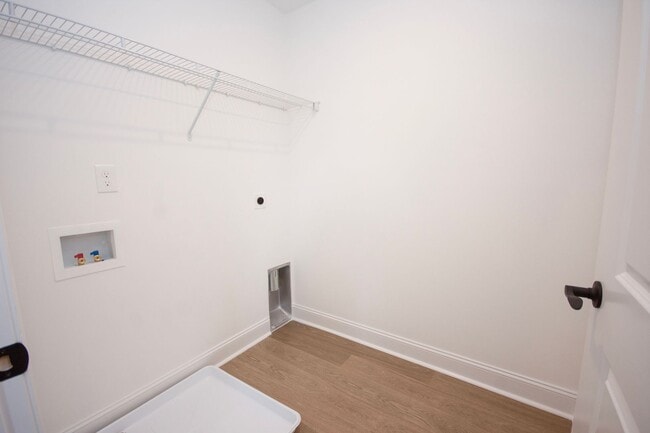 Building Photo - Beautiful 3-Bedroom Townhomes Await at Clover Ridge! Washer & Dryer included