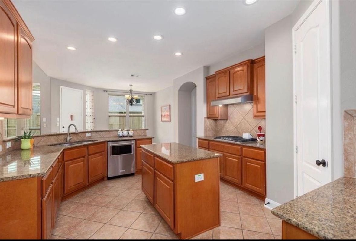 Building Photo - 2207 Bayou Cove Ln