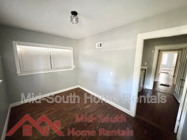 Building Photo - 666 Landis St