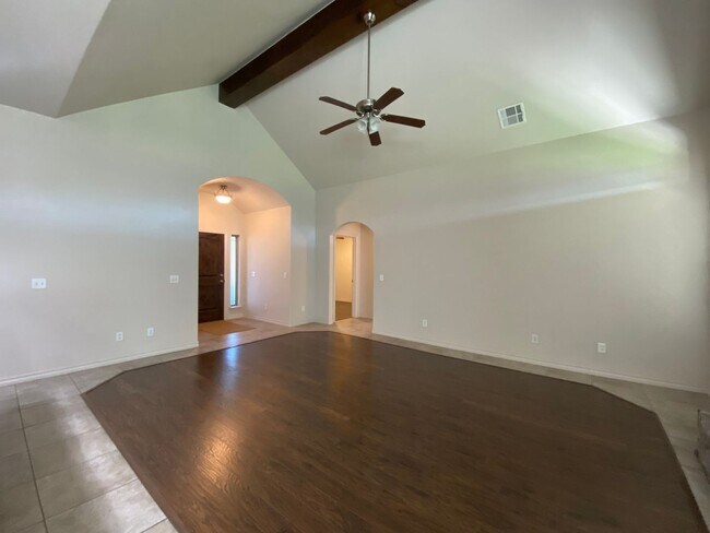 Building Photo - 3 bedroom, 2 bath in Coweta Schools!