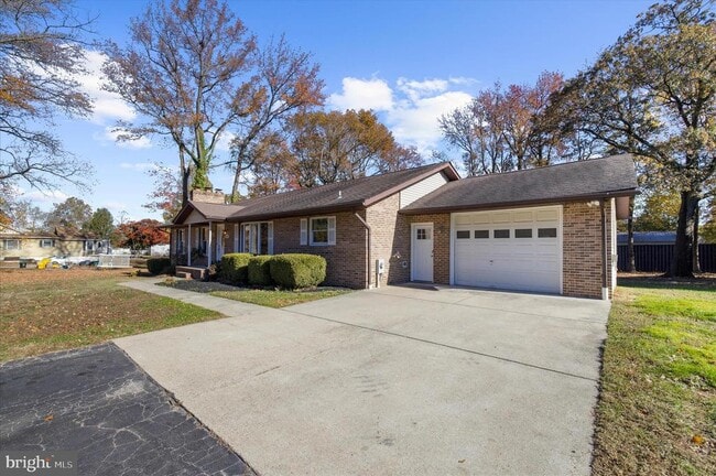 Building Photo - 7643 Paradise Beach Rd