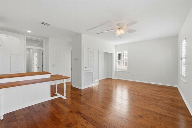 Building Photo - 815 Lake Evalyn Dr