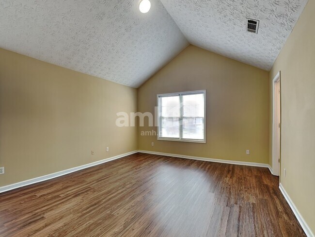 Building Photo - 1305 Carlysle Park Dr