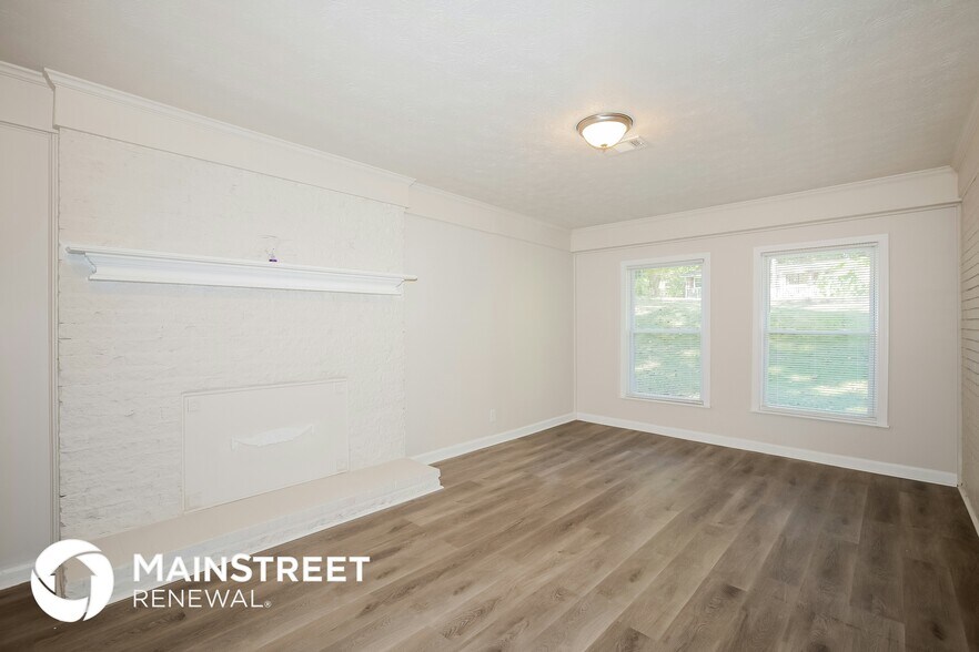 Building Photo - 424 Azalea Dr