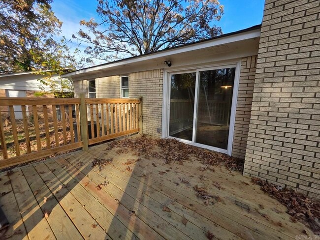 Building Photo - 109 S Longfield Ave