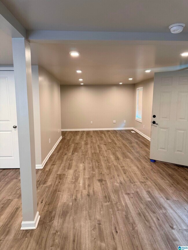 Building Photo - 8551 Griffin Ave