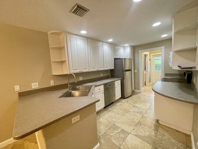 Building Photo - 1649 Napoli Dr W