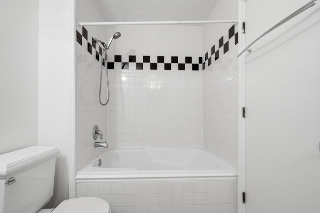 Building Photo - 4061 Keheley Glen Dr