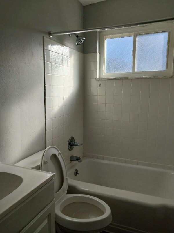 Building Photo - 3810 Boudinot Ave
