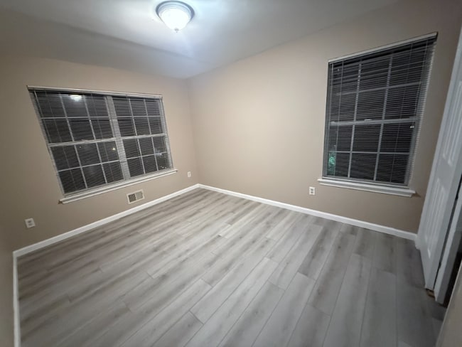 Building Photo - 708 Stony Brook Way