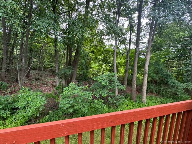 Building Photo - 42 Uplands Way