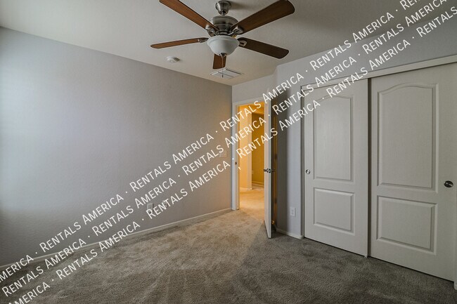 Building Photo - 12114 W Rowel Rd