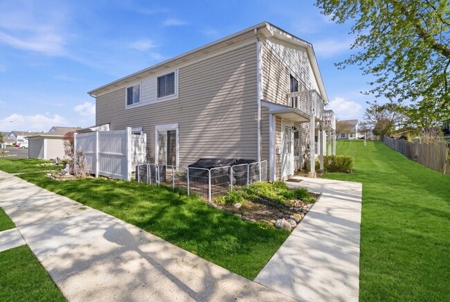 Building Photo - 1495 Cornell Ct