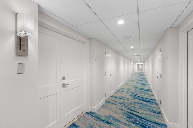 Building Photo - 3400 N Ocean Dr
