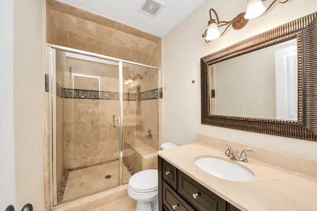 Building Photo - 2218 Longspur Ln