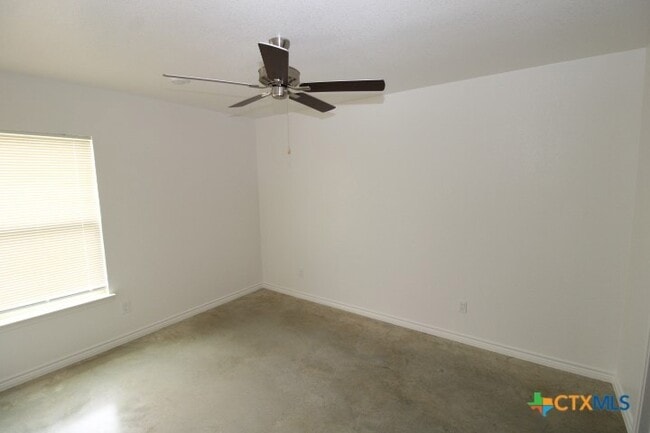 Building Photo - 514 Lost Trl
