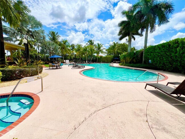 Building Photo - 2126 NE 38th Rd