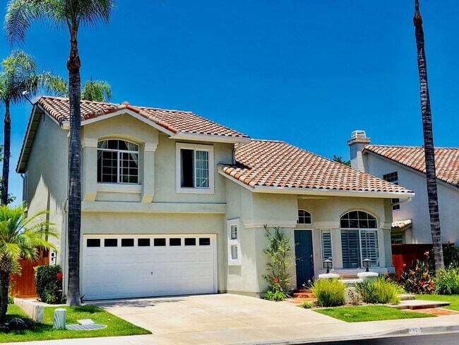 Primary Photo - Picture Perfect Fully Furnished House! 3bd...