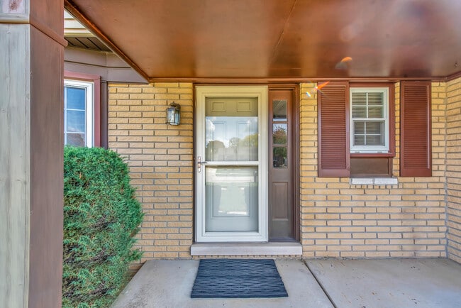 Building Photo - 197 Kings Way