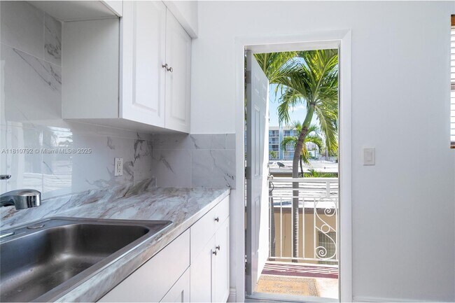 Building Photo - 8430 Harding Ave