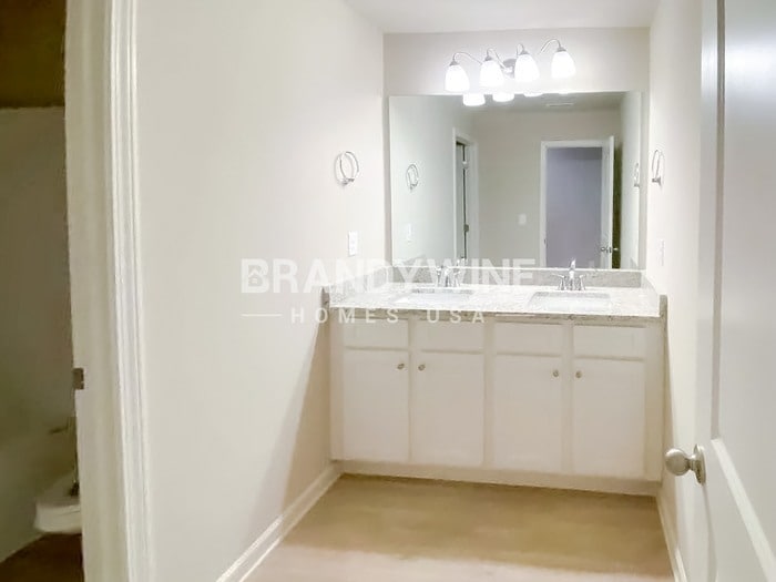 Building Photo - 1116 E Shoreview Rd