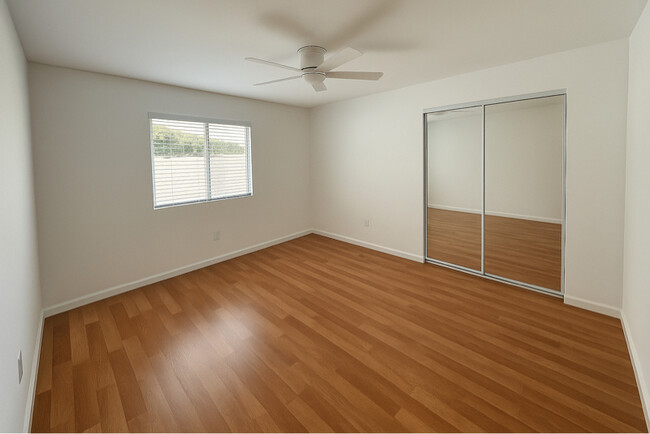 Building Photo - 5036 Farago Ave