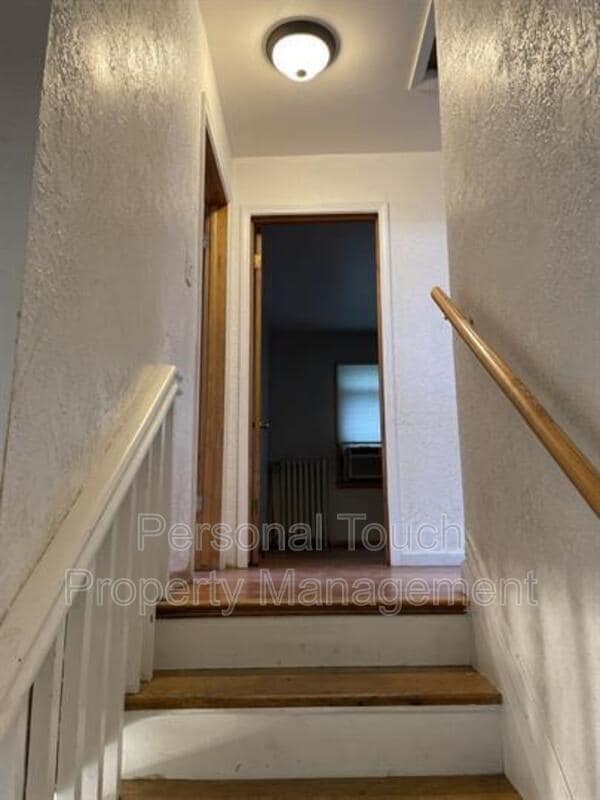 Building Photo - 1026 N University Dr