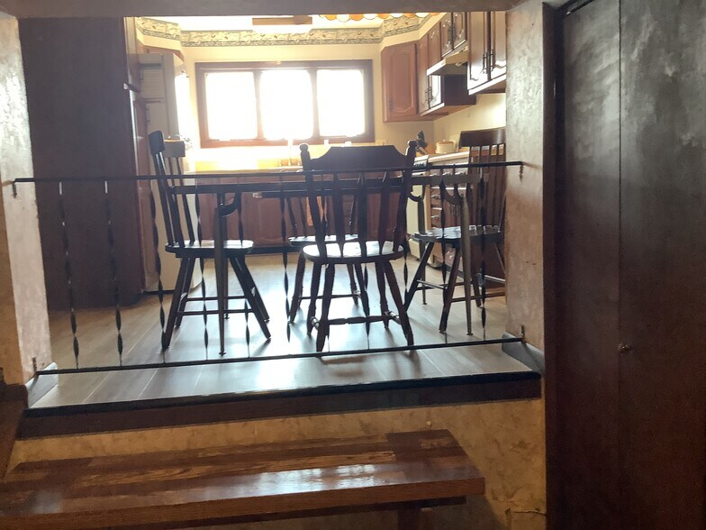 Building Photo - 5077 W Lake Rd