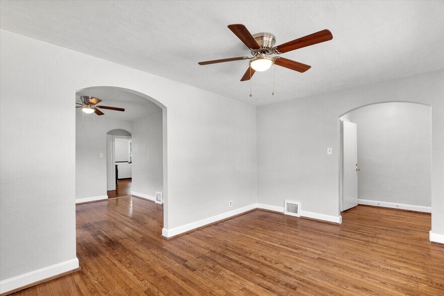 Building Photo - 10063 Diamond Dr