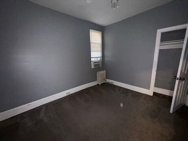 Building Photo - Spacious 3-Bedroom Home with Modern Interior Finishes