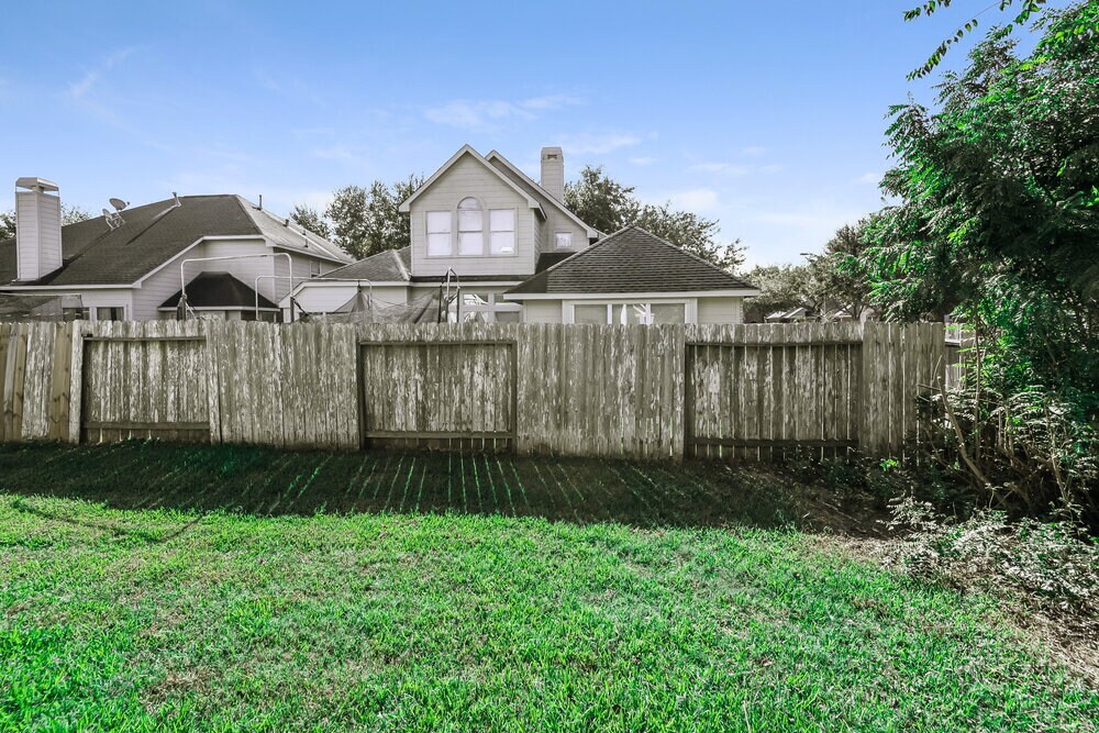 Building Photo - 3951 Eastland Lake Dr