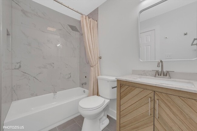 Building Photo - 1955 N Hicks Rd