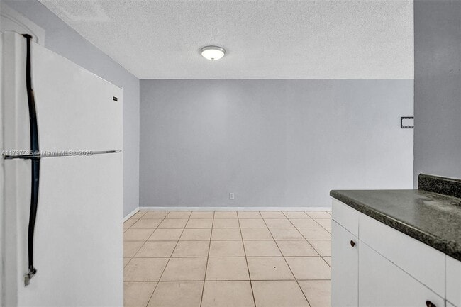 Building Photo - 5316 NW 24th Ct