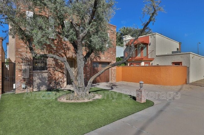 Building Photo - 373 E Coronado Rd