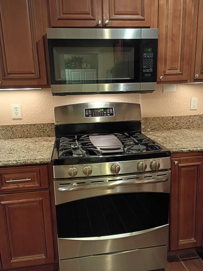 Building Photo - 4404 Monna St