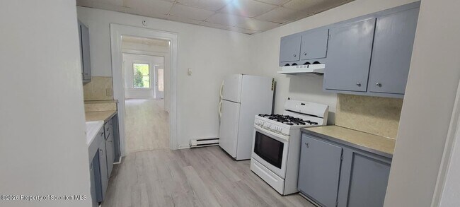 Building Photo - 807 Monroe Ave