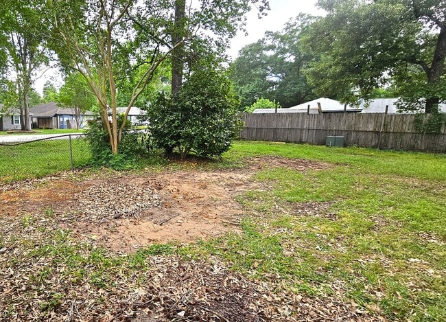 Building Photo - 3303 Roaming Woods Ln