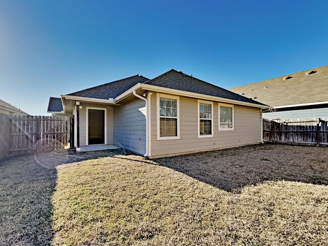 Building Photo - 2308 Arrowhead Dr
