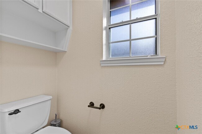 Building Photo - 418 Canoe Dr