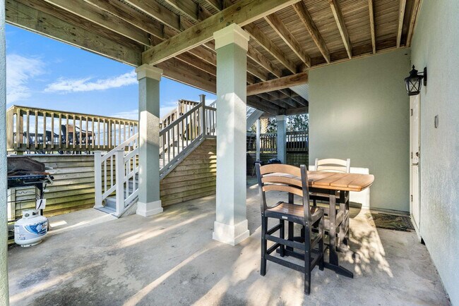 Building Photo - 3204 Sand Dollar Ln