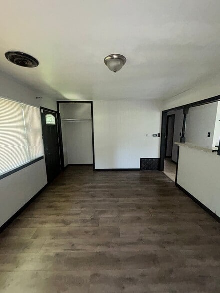 Building Photo - 12 Agnes Dr
