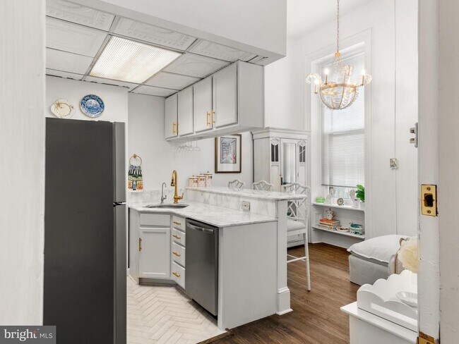 Building Photo - 2122 Spruce St