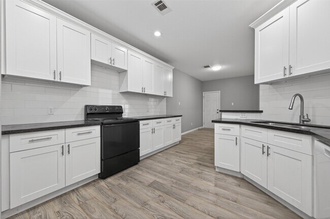 Building Photo - 25106 Morgan Cemetery Rd